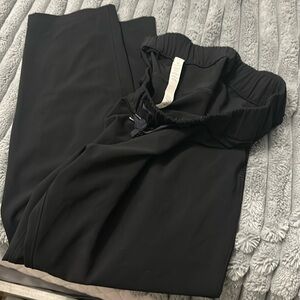 Womens never worn LuLuLemon comfort pant